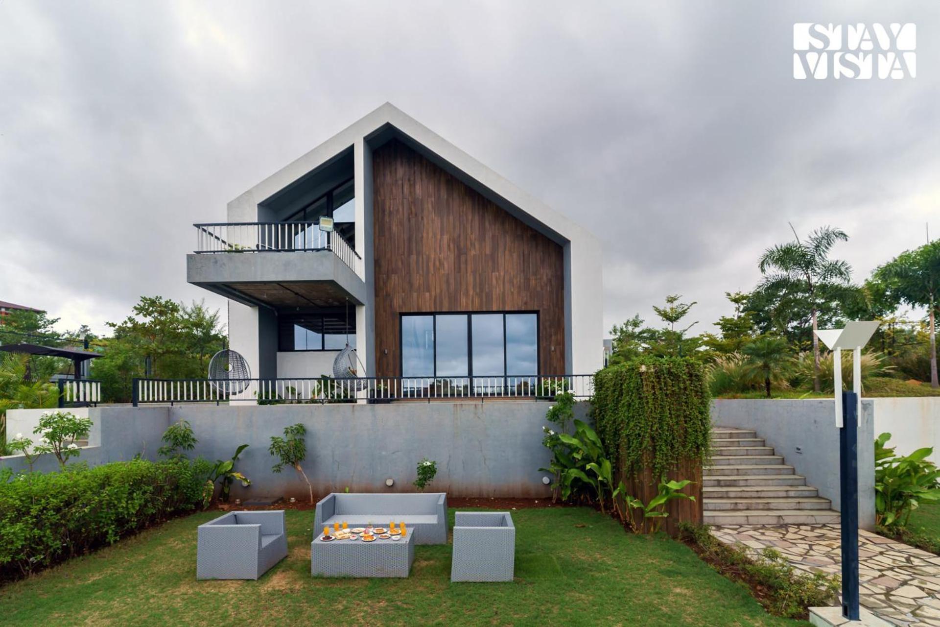 Stayvista At The Rainfield Villa With Gazebo & Lawn Nashik Exterior photo